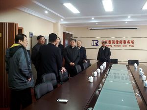 市政法委书记视察